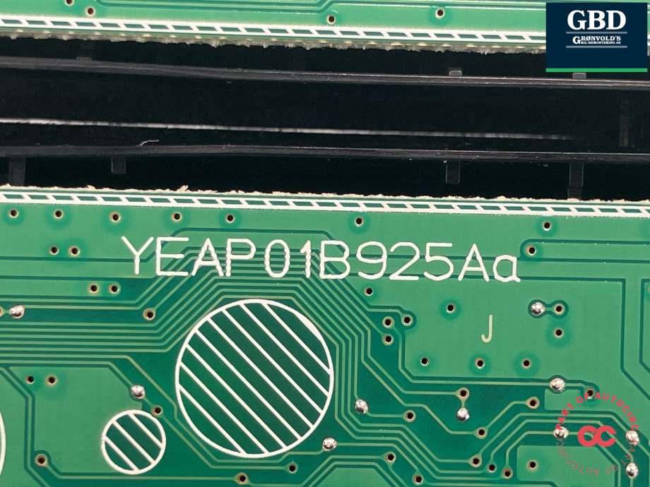 Bilstereo navigasjon betjeningspanel til Mercedes B-Klasse 2011-2018 (W246) (W246) (A 246 900 98 15 9107|YEAP01B925A|)