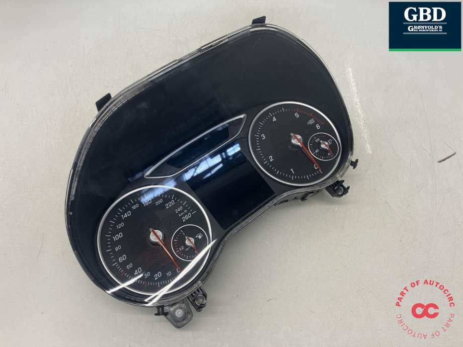 Instrumentpanel til Mercedes B-Klasse 2011-2018 (W246) (W246) (A 246 900 94 20|A 246 900 49 17|0 263 734 071)
