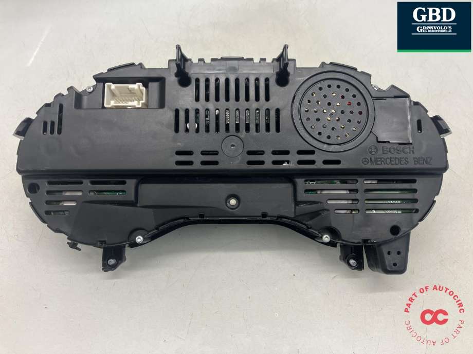 Instrumentpanel til Mercedes B-Klasse 2011-2018 (W246) (W246) (A 246 900 94 20|A 246 900 49 17|0 263 734 071)