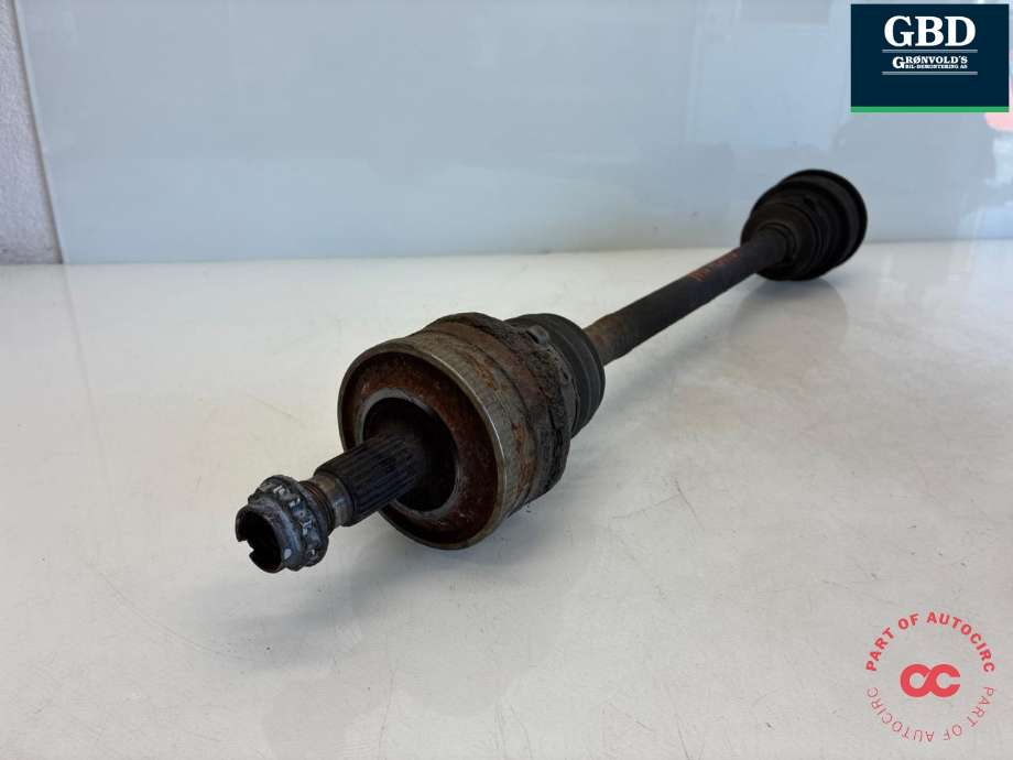Drivaksel høyre bak, diesel/automat til Mercedes CLK 2002-2009 (C209) (C209) (A 203 350 30 56|A 203 350 26 10|)