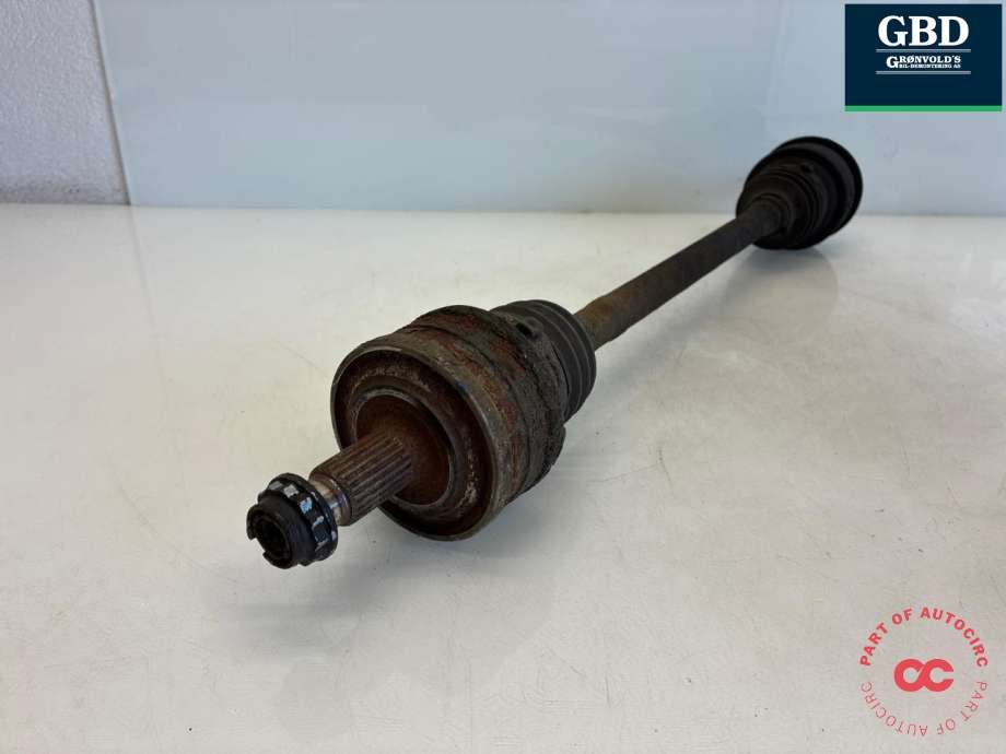 Drivaksel venstre bak, diesel/automat til Mercedes CLK 2002-2009 (C209) (C209) (A 203 350 30 56|A 203 350 26 10|)