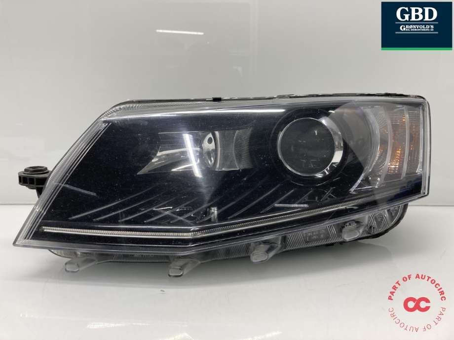 Frontlykt venstre xenon til Škoda Octavia 2013-2016 (Type III, Fase 1)  (5E1 941 017 B|5E1 941 015 B 12S|)