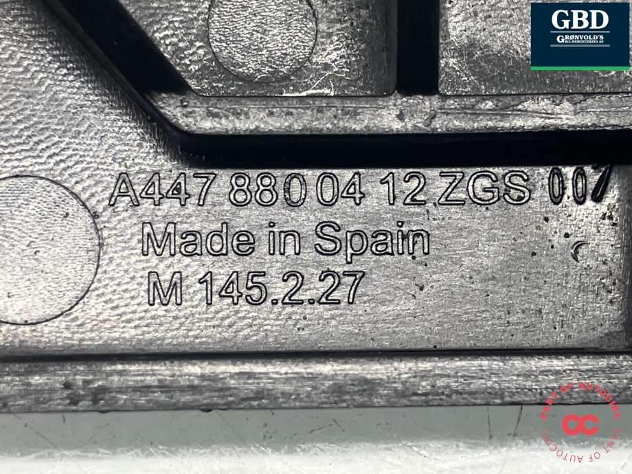 Støtfanger bak feste til Mercedes Vito 2014-->> (W447) (W447) (A 447 880 04 12|)
