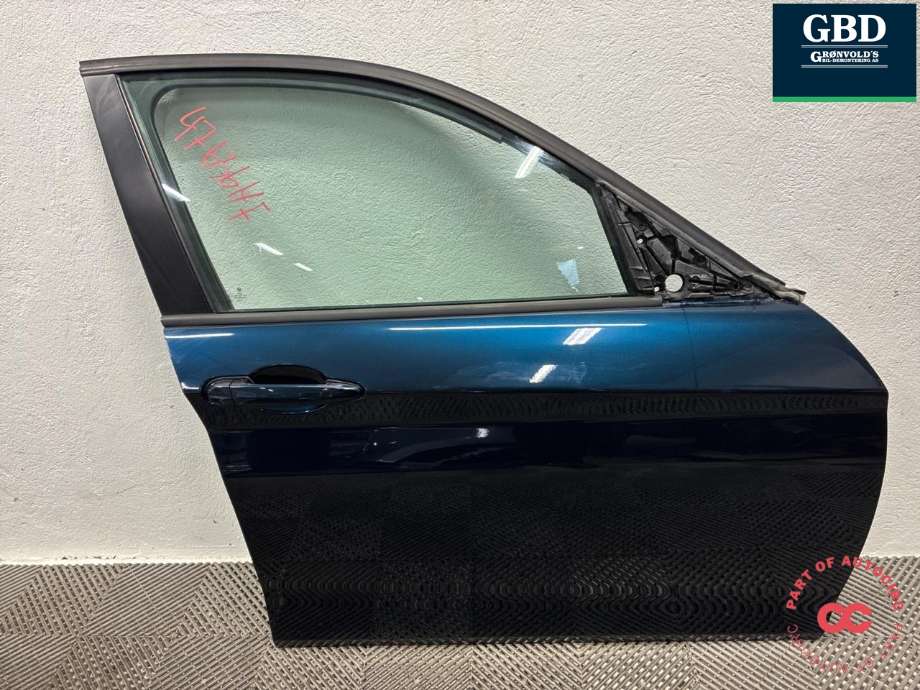 Dør høyre foran til BMW 1-Serie, 2011-2015 (Fase 1) (F20/F21) (F20/F21) (41 00 9 628 760)