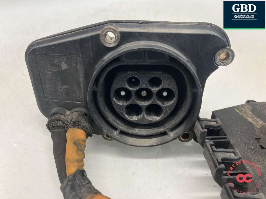 Batterilader inntak/luke til Volvo V60/V60 CC 2013-2018 (Type I, Fase 2)  (MENNEKES|30659378|31343541|32509)