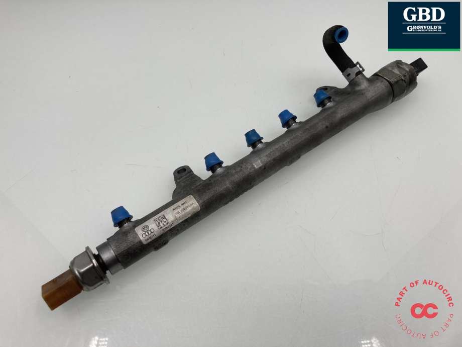 Dyseskinne (fuelrail) til VW Passat, 2011-2015 (B7) (B7) (03L 130 089 AA)