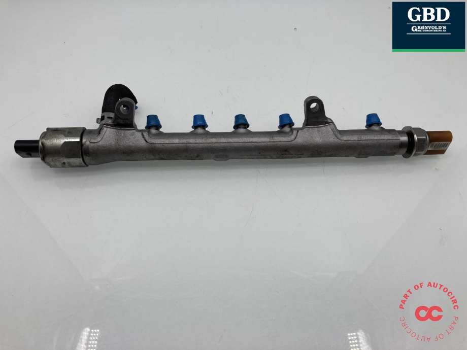 Dyseskinne (fuelrail) til VW Passat 2011-2015 (B7) (B7) (03L 130 089 AA|)