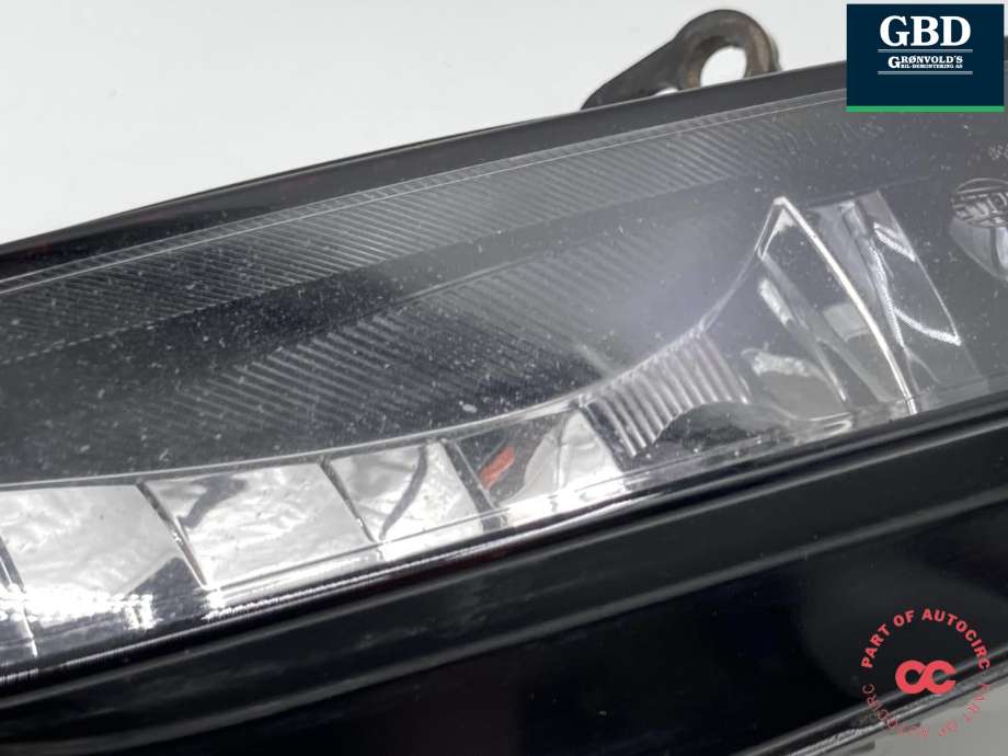 Tåkelykt høyre foran til Audi A3 2012-2016 (Type III, Fase 1)  (8V0 941 700 J|8V0 941 700 D|)