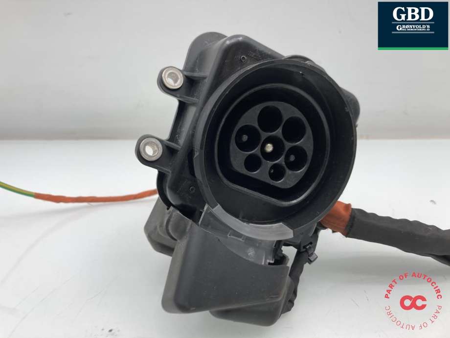 Batterilader inntak/luke til Volvo XC90 2015-2025 (Type II)  (32340092|32340092-005|)