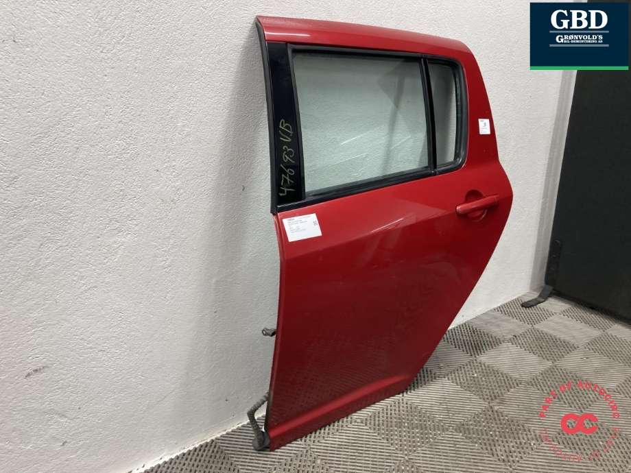 Dør venstre bak til Suzuki Swift 2005-2010  (6800463J00|)