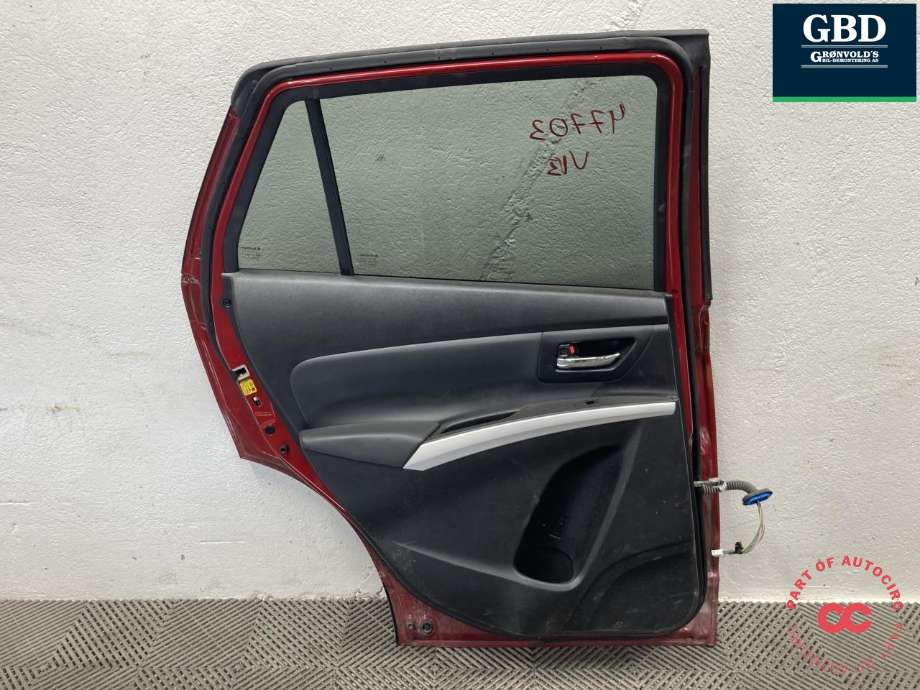 Dør venstre bak til Suzuki SX4 S-CROSS 2013-->> (Type II) (68004-61M01-000|)