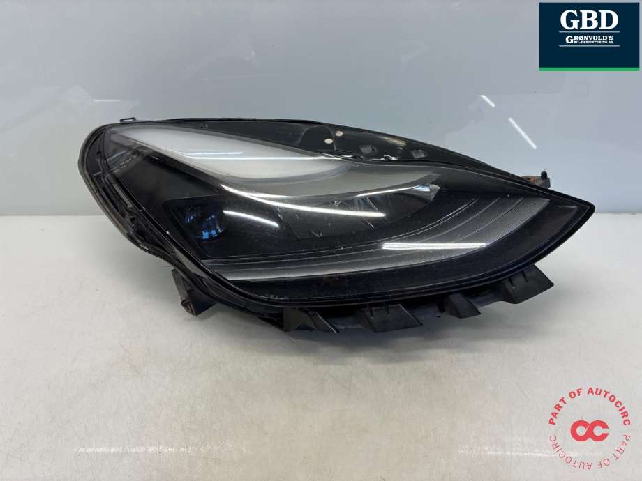 Frontlykt høyre full-LED til Tesla Model 3, 2018-2023 (Fase 1)  (1514953-00-C)
