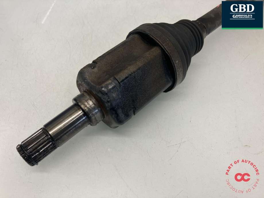 Drivaksel venstre foran, diesel/automat til Mercedes Vito 2014-->> (W447) (W447) (A 447 330 64 00|)