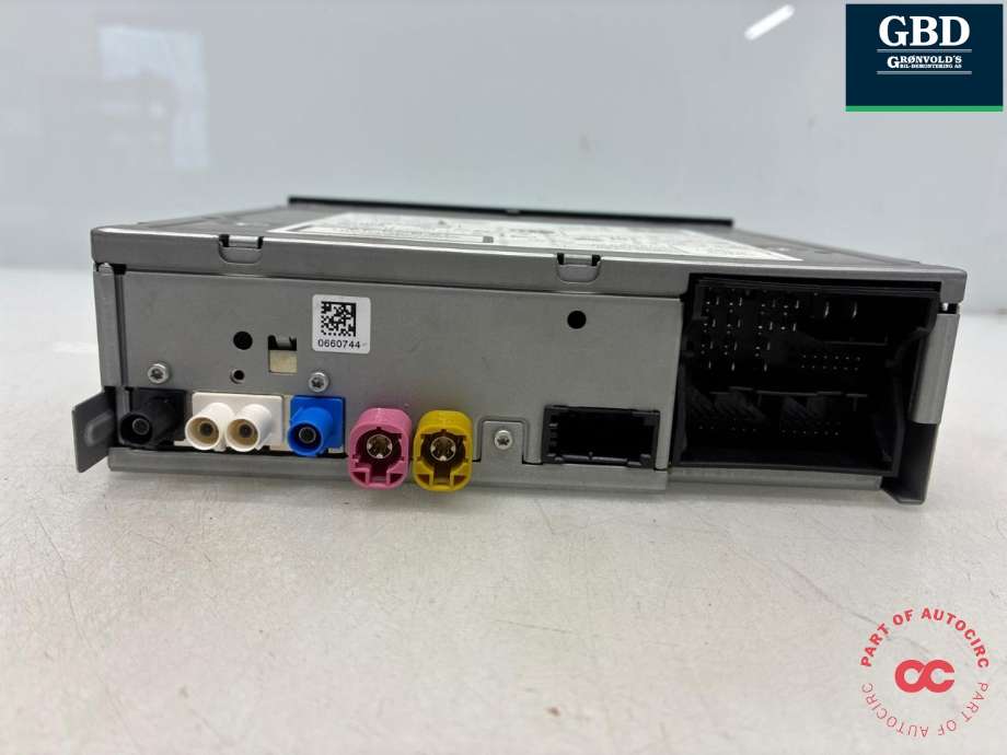 Bilstereo navigasjon til Škoda Octavia 2013-2016 (Type III, Fase 1) (5Q0 035 874 A|)