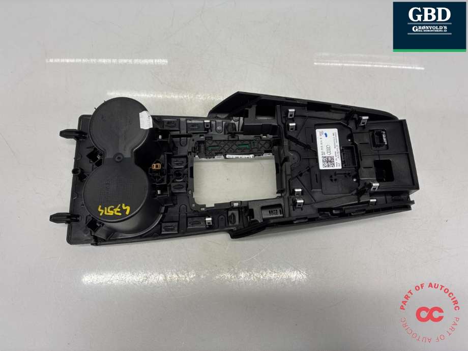 Innredning, Konsoll til Audi A3 2012-2016 (Type III, Fase 1) (8V1 864 261 G 6PS|8V1 864 261 C 6PS|8V1 864 261 C)