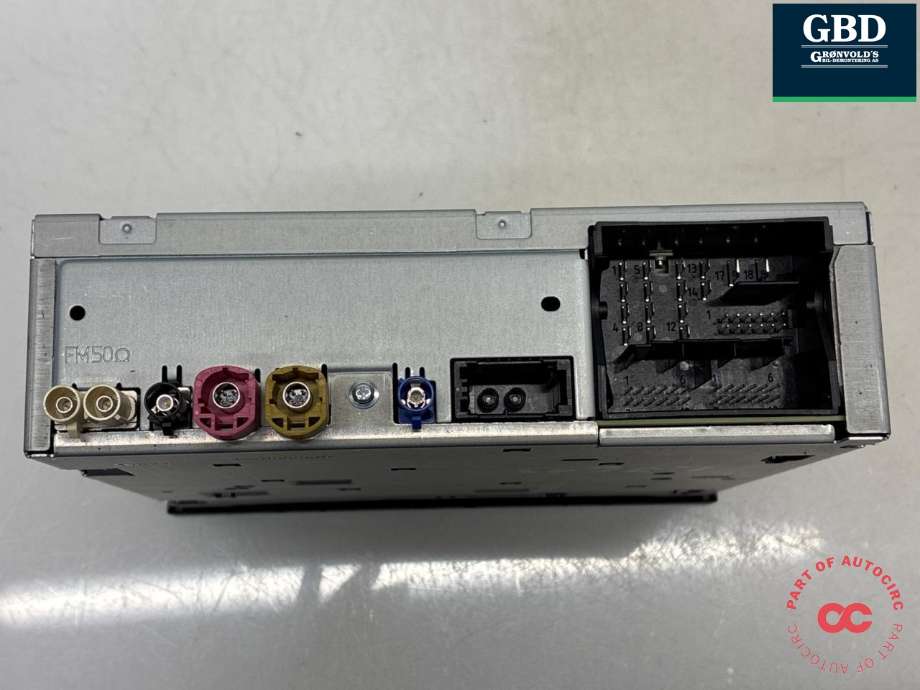 Bilstereo navigasjon spiller til Škoda Octavia 2013-2016 (Type III, Fase 1)  (5E0 035 874 A  WHS|5E0 035 874 A|)
