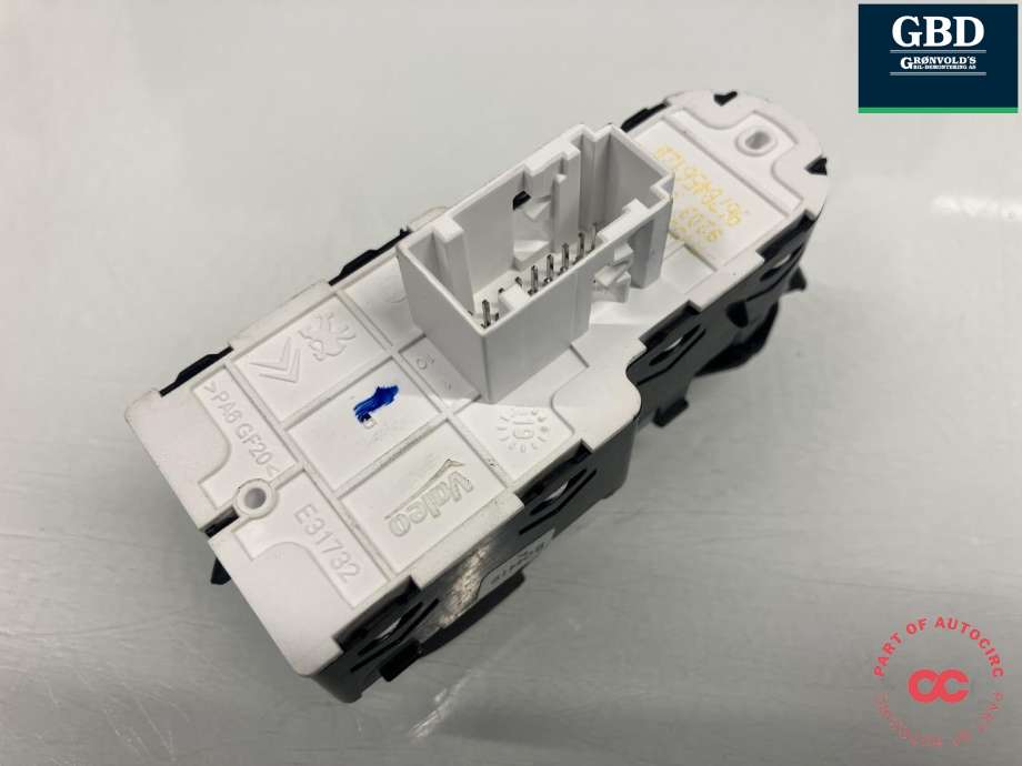 Bryter ruteheis førerdørspanel til Peugeot Partner 2019-->> (Type III) (98 329 368 ZD|96 784 561 ZD|)
