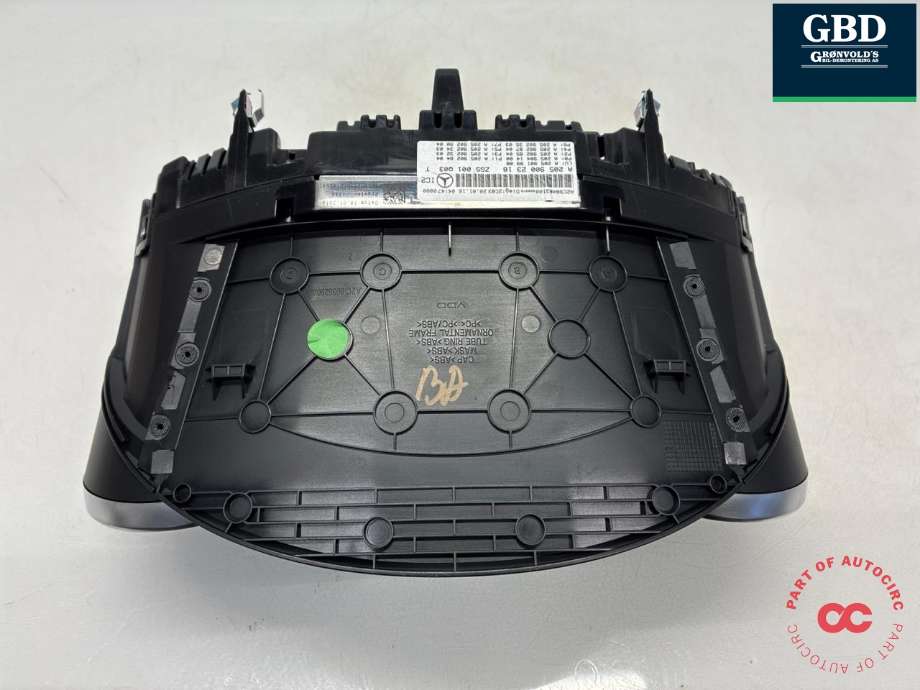 Instrumentpanel til Mercedes C-Klasse 2014-2018 (Fase 1) (W205) (W205) (A 205 900 23 18|ZGS 001 Q03|)