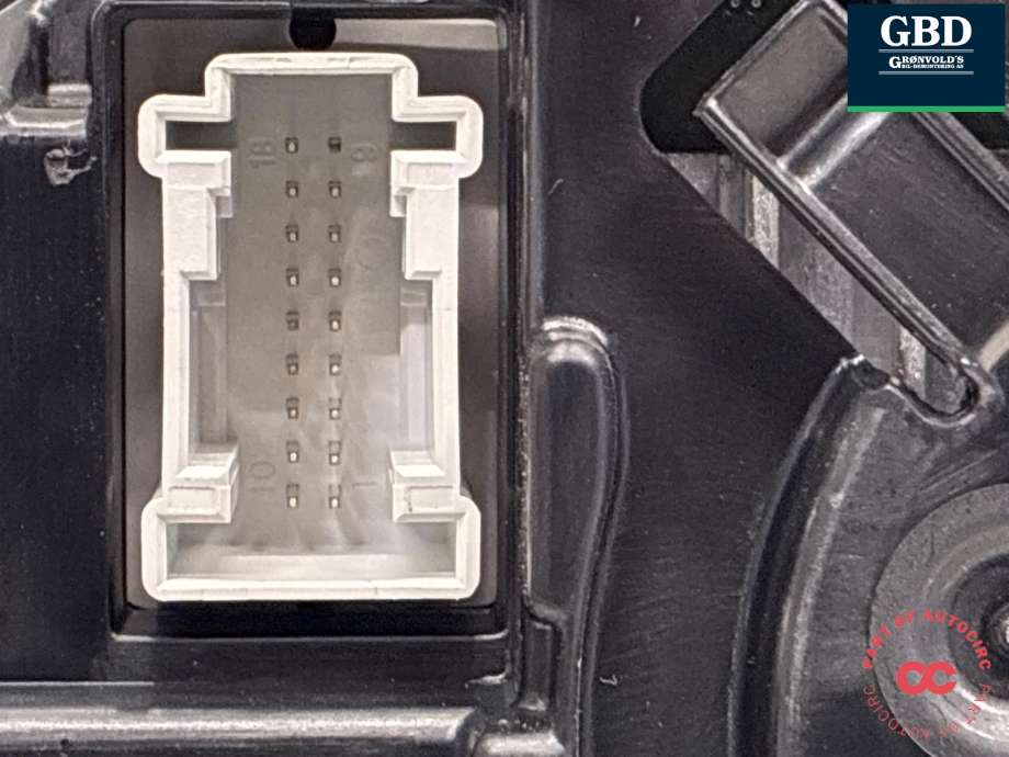 Instrumentpanel til Mercedes C-Klasse 2014-2018 (Fase 1) (W205) (W205) (A 205 900 23 18|ZGS 001 Q03|)