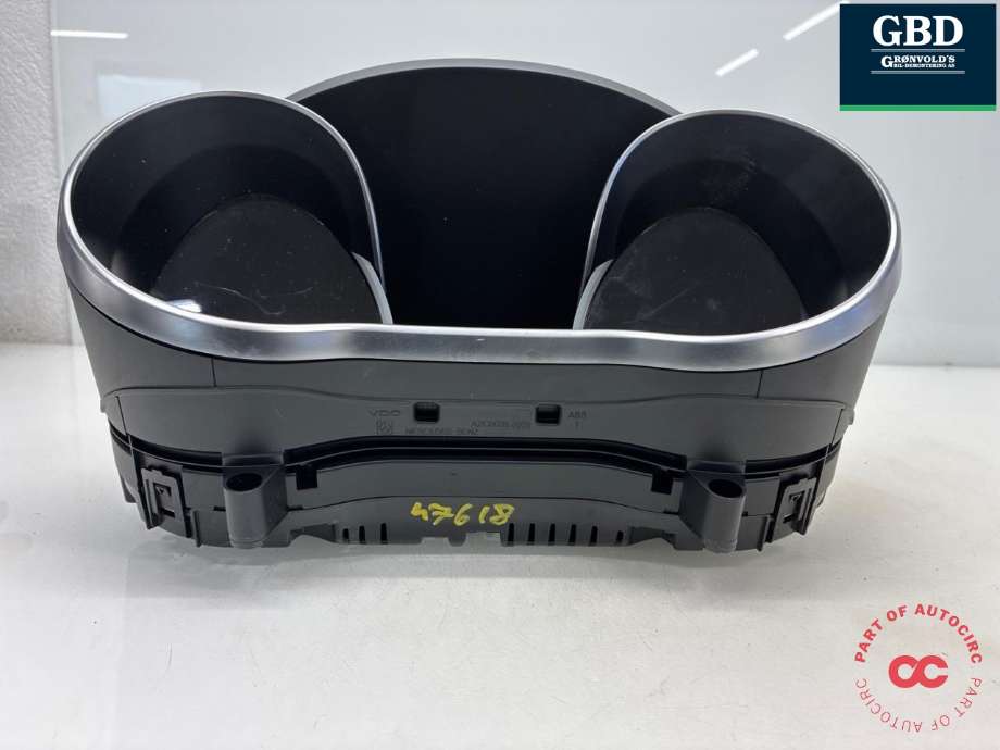 Instrumentpanel til Mercedes C-Klasse 2014-2018 (Fase 1) (W205) (W205) (A 205 900 23 18|ZGS 001 Q03|)