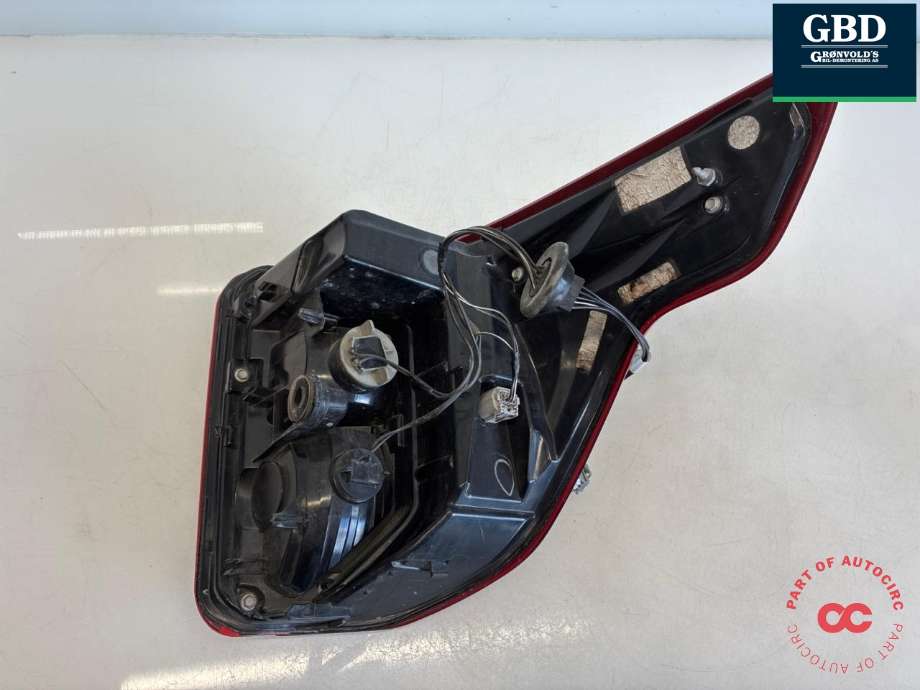 Baklykt venstre til Ford Explorer 2020-->>  (2733321|LB5B-13405-CH|)
