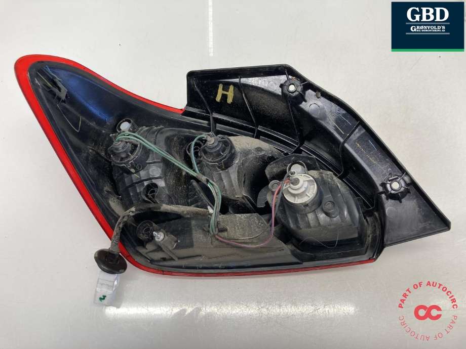 Baklykt høyre til Mitsubishi Space Star 2013-->> (Type II) (8330A780|)