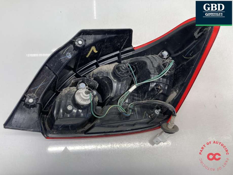 Baklykt venstre til Mitsubishi Space Star 2013-->> (Type II) (8330A781|)