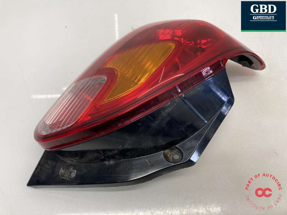 Baklykt venstre til Mitsubishi Space Star 2013-->> (Type II) (8330A781|)