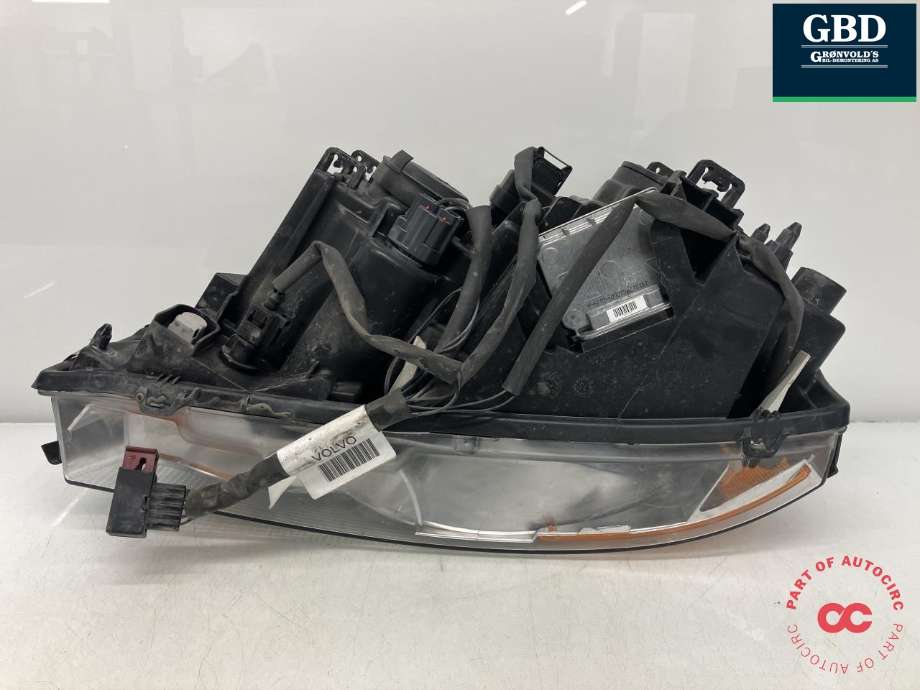 Frontlykt høyre xenon til Volvo XC90 2002-2006 (Type I, Fase 1)  (VALEO|31111187|31446867|89909626)