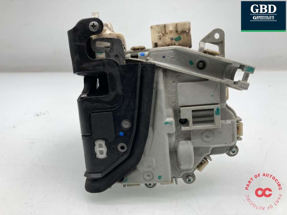 Låsekasse høyre foran til Audi A6 2008-2011 (Type III, Fase 2) (C6) (C6) (4F1 837 016 E|)