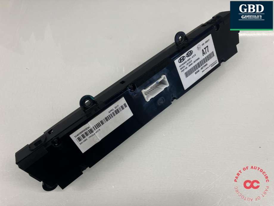 Bilstereo betjeningspanel til Kia Optima 2017-2020  (LG|96540A8770WK|96540-A8770WK|)