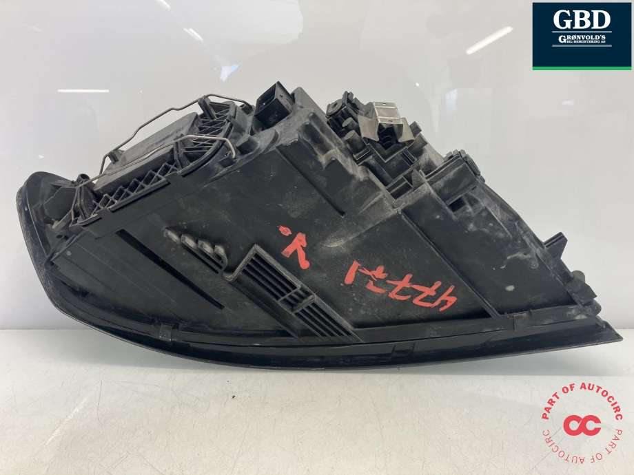 Frontlykt venstre halogen til Volvo V50 2007-2012 (Fase 2) (AUTOMOTIVE LIGHTING|32206139|31265694|0 301 237 201)