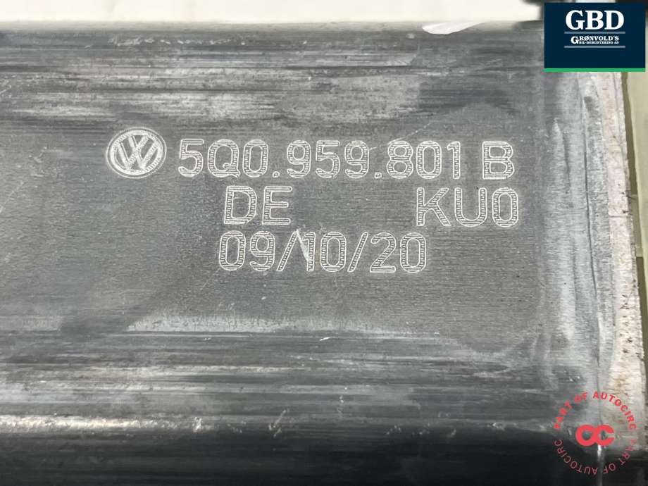 Ruteheis, kun motor, venstre foran til Škoda Karoq 2017-->> (BOSCH|5Q0 959 801 B|0 130 822 717|)