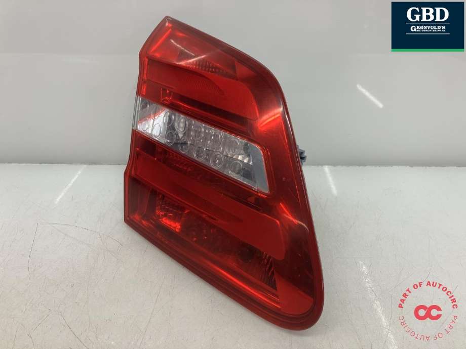Baklykt venstre indre til Mercedes B-Klasse 2011-2018 (W246) (W246) (A 246 906 63 00|607701|)