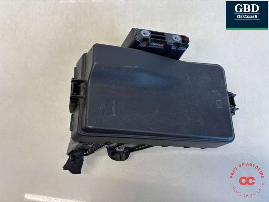 Sikringsboks motorrom til Ford Capri 2024-->>  (2556499|VWN3CA-14A067-AA|1EA 907 361 A)