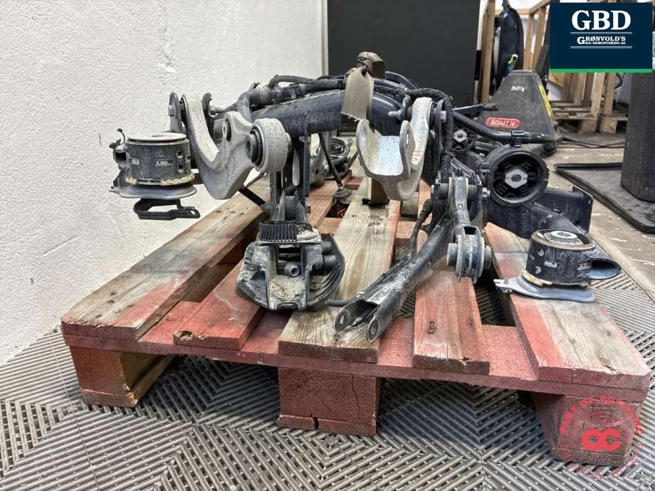 Travers bak til Ford Capri 2024-->> (2782088|VWR2KA-5K067-HA|1EA 5Ø5 235 BQ)
