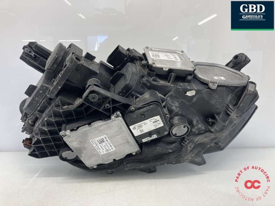 Frontlykt venstre full-LED til VW Passat 2015-2019 (Fase 1) (B8) (B8) (VALEO|3G1 941 113 A|3G1 941 081 F|90136118)