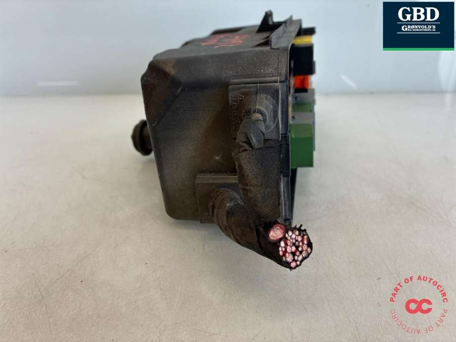 Sikringsboks motorrom til Mercedes R-Klasse 2006-2013 (W251) (W251) (A 164 545 02 01|A 211 545 26 01|)