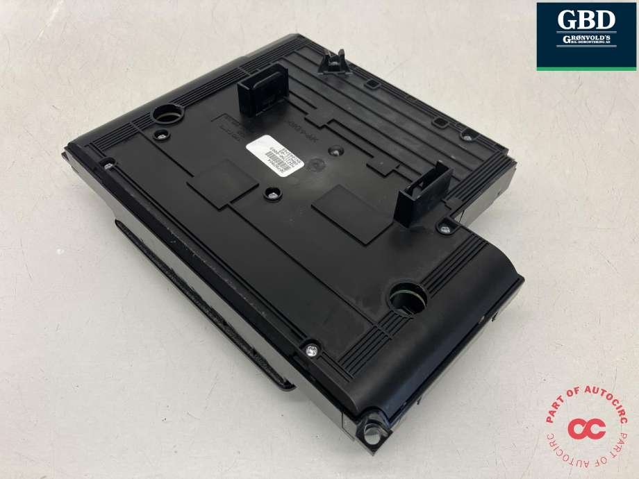 Bilstereo betjeningspanel til Volvo V70 2007-2013 (Type III, Fase 1)  (ALPS|30782904|M321CA0-0003|)