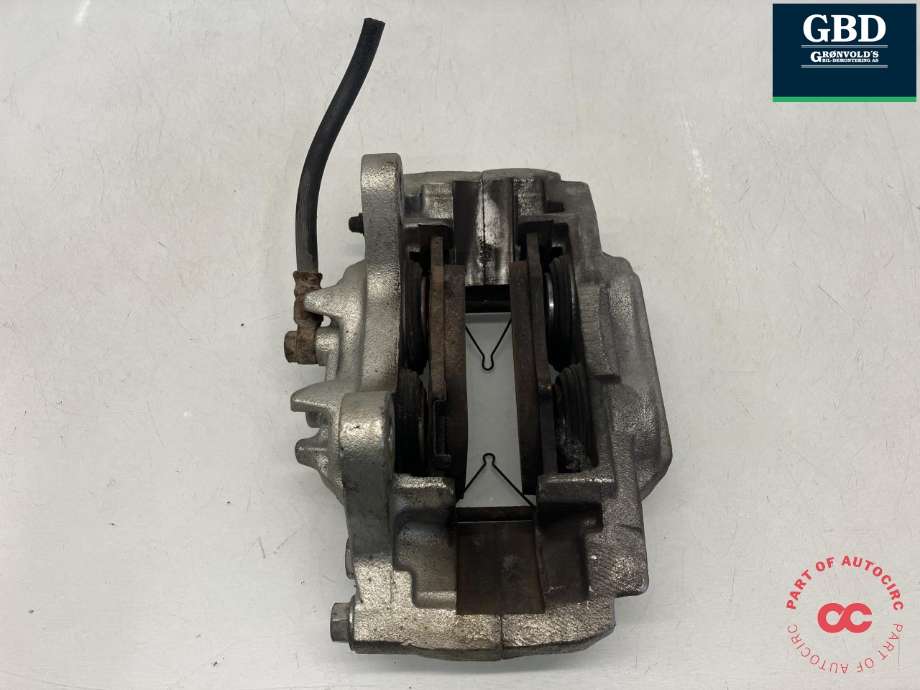 Bremsecaliper venstre foran til Mitsubishi Pajero 2007-2016 (Type IV, Fase 1)  (4605B705|)