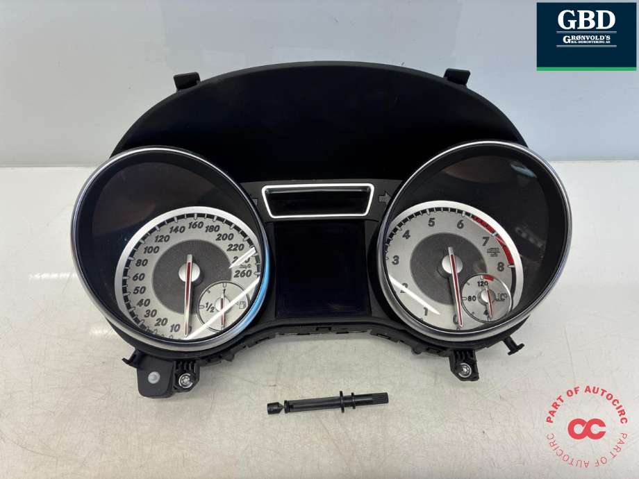 Instrumentpanel til Mercedes CLA, 2013-2019 (C117) (C117) (A 117 900 73 01)