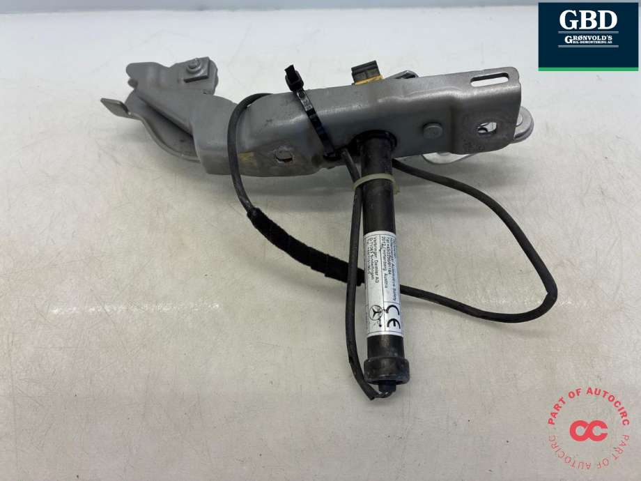 Panserhengsler til Mercedes CLA 2013-2019 (C117) (C117) (A 117 880 02 28|A 117 906 1000 Q02|)
