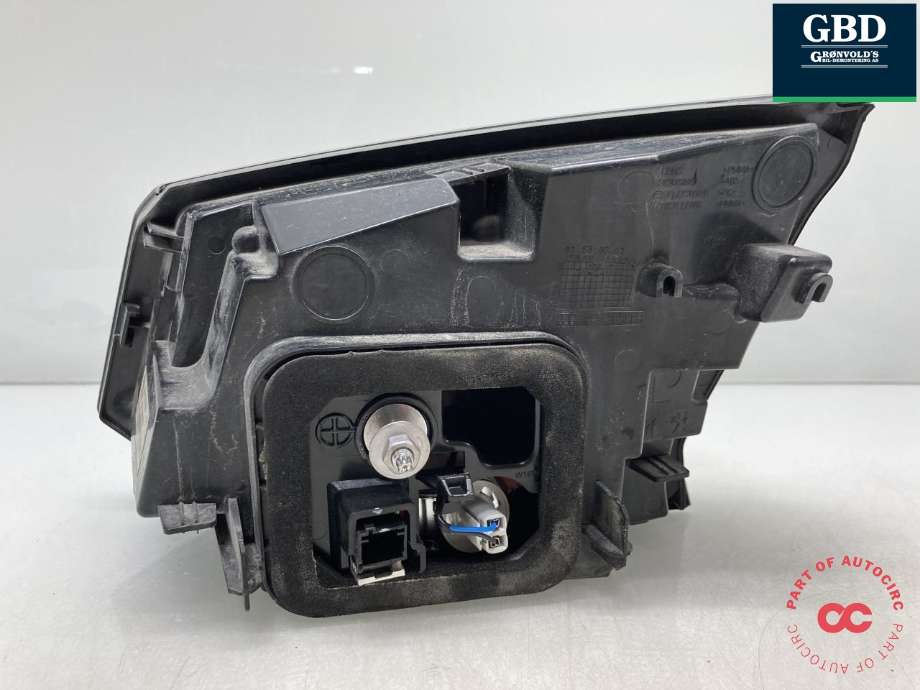 Baklykt venstre indre til Peugeot 5008 2017-->> (Type II)  (|9811027880)