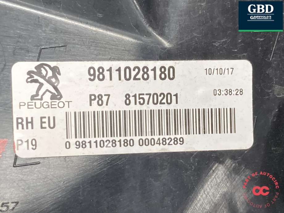 Baklykt høyre ytre til Peugeot 5008 2017-->> (Type II) (|9811028180)
