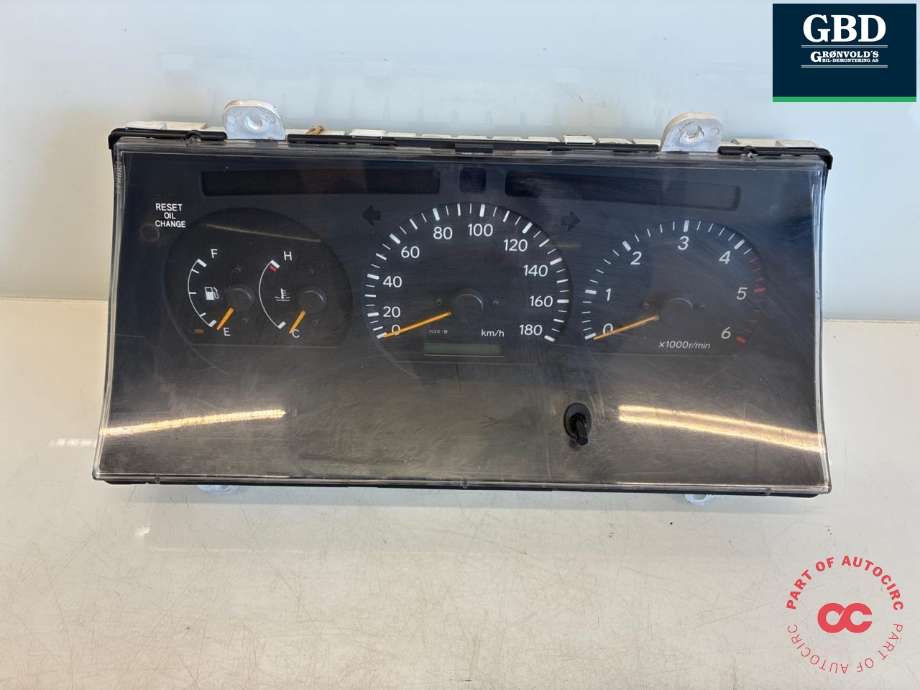 Instrumentpanel til Toyota Hiace 2007-2012 (Fase 3) (8384126600|)