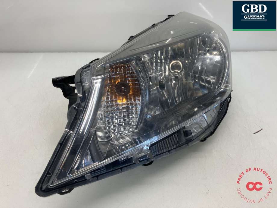 Frontlykt venstre halogen til Toyota Yaris 2012-2014 (Type III, Fase 1)  (811700D470|)