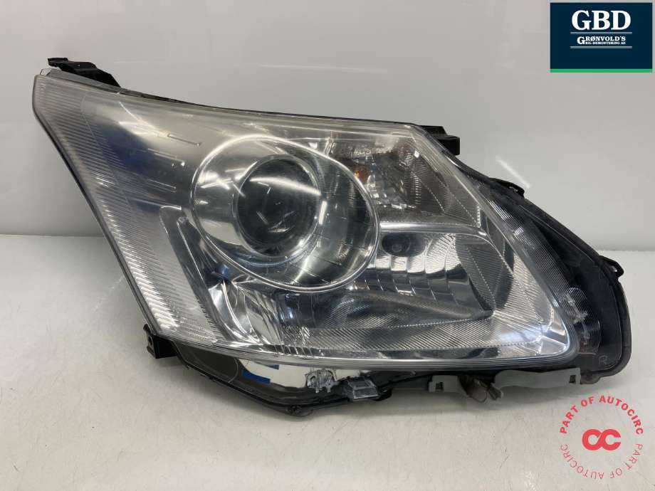 Frontlykt høyre halogen til Toyota Avensis, 2009-2015 (Type III, Fase 1)  (KOITO|8113005312)