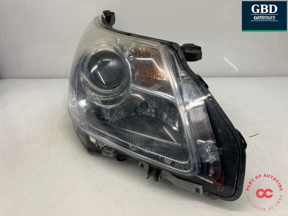 Frontlykt høyre halogen til Toyota Avensis 2009-2015 (Type III, Fase 1) (KOITO|8113005312|8113005311|H279GR-DE)