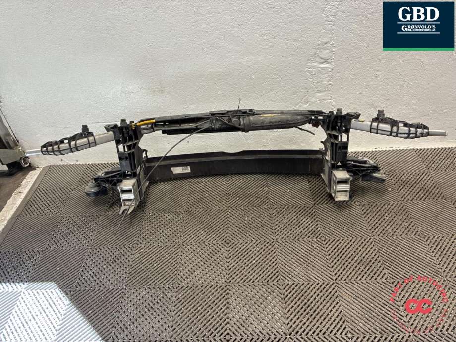 Frontplate til Mercedes CLA 2013-2019 (C117) (C117) (A 246 620 02 34 64|A 246 620 02 34|)