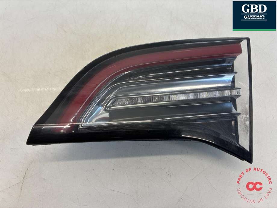 Baklykt høyre indre til Tesla Model 3, 2018-2023 (Fase 1)  